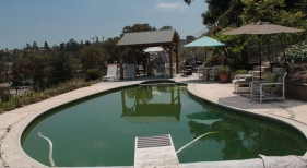 Freeform-Diving-Pool-Before-Renovation